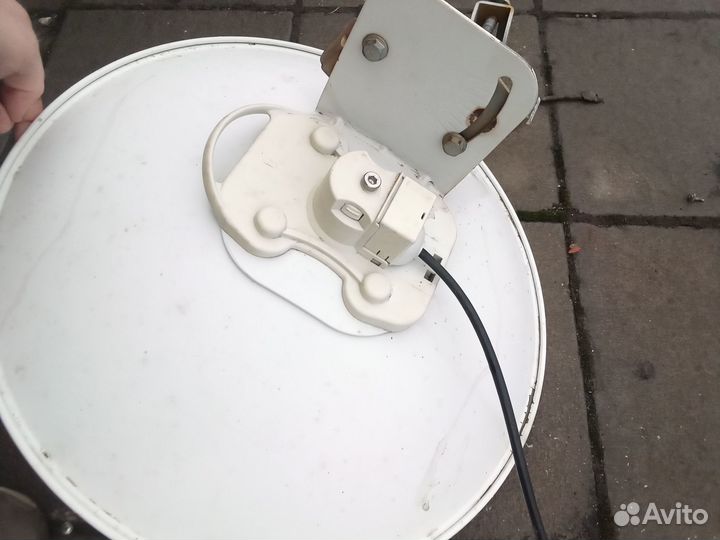 Спутниковая тарелка