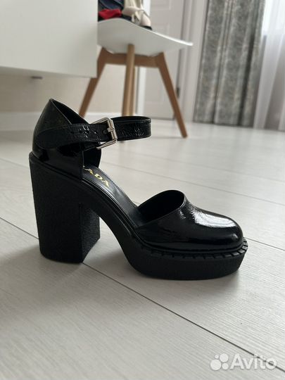 Туфли prada 39 женские