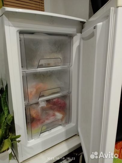 Морозильный шкаф, 68л