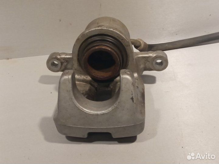 Суппорт задний правый Toyota Rav 4 Ca 40 2adfhv