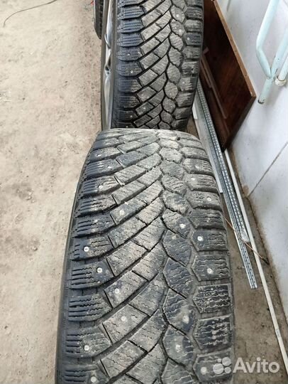 Continental Conti4x4IceContact 215/65 R16