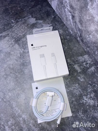 Кабель с быстрой зарядкой USB-C to Lightning 1m