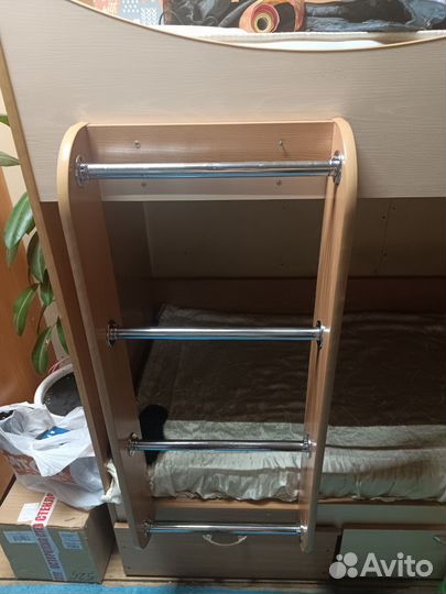 Двухъярусная кровать бу с матрасами