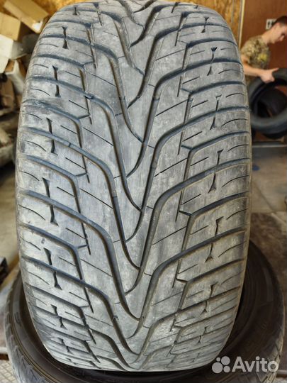 Hankook Ventus ST RH06 285/35 R22