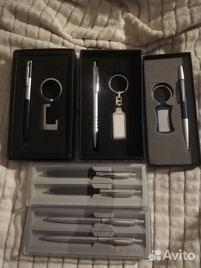 Подарочные наборы:ручка, брелок