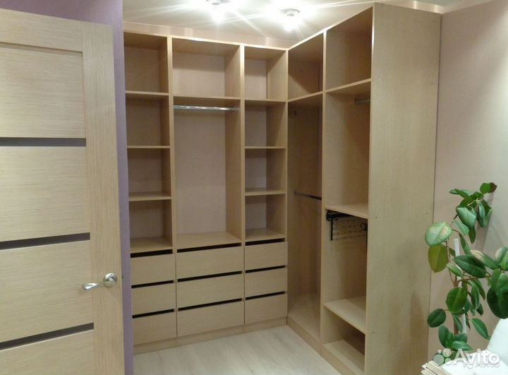 Черный шкаф