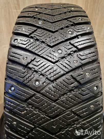 Goodyear UltraGrip Ice Arctic SUV 215/65 R17 99U