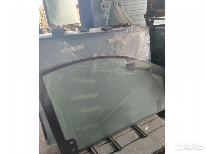 Стекло заднее верхнее John Deere