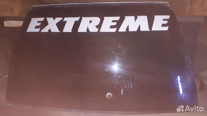 Заднее стекло noah 1999