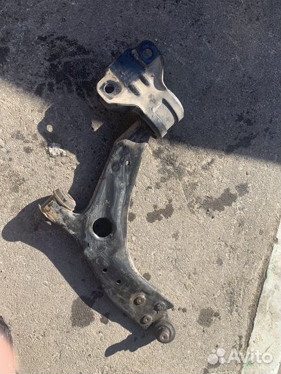 Передний рычаг на Форд Фокус 3 рейсталинг