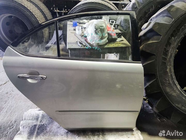 Дверь toyota premio azt240