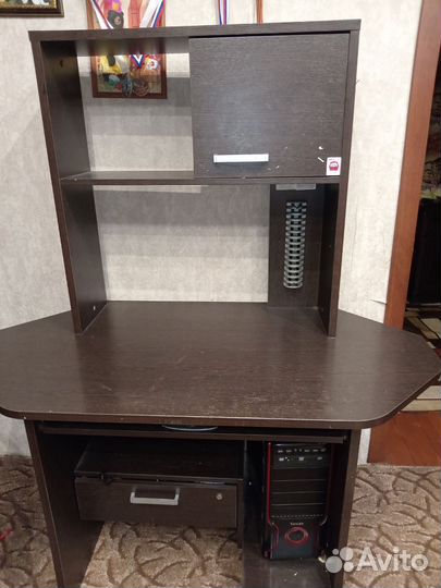 Продам письменный стол
