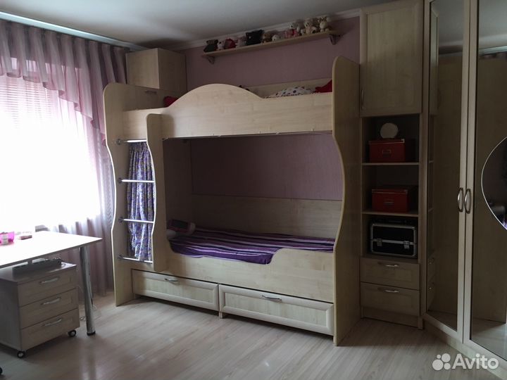 Двухъярусная кровать