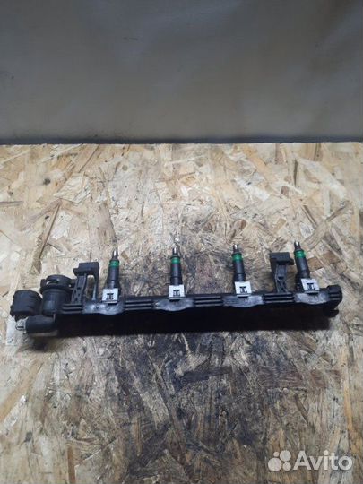 Топливная рампа Ford Focus 2 1.6 hxdb 2007