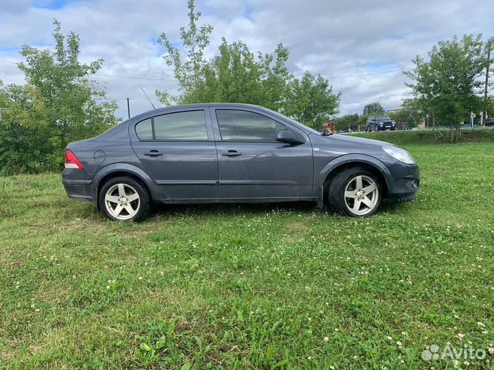 Opel Astra 1.8 МТ, 2009, 249 000 км