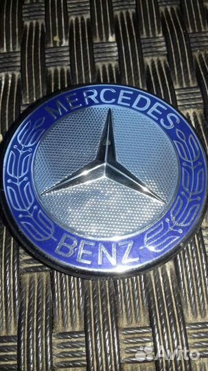 Эмблема Mercedes на капот