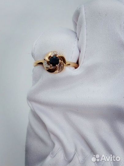 Золотое кольцо с бриллиантом 16р