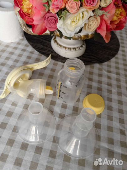 Молокоотсос medela ручной