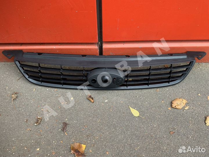 Решетка радиатора Ford Focus 2 2008-2011