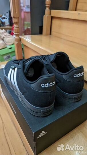 Кроссовки Adidas 40 и 41.5 размер оригинал