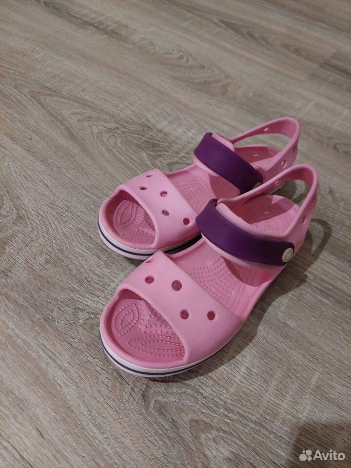 Сандалии crocs j2