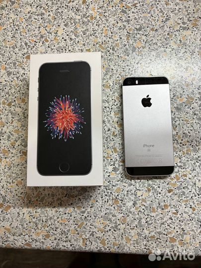 iPhone SE, 32 ГБ