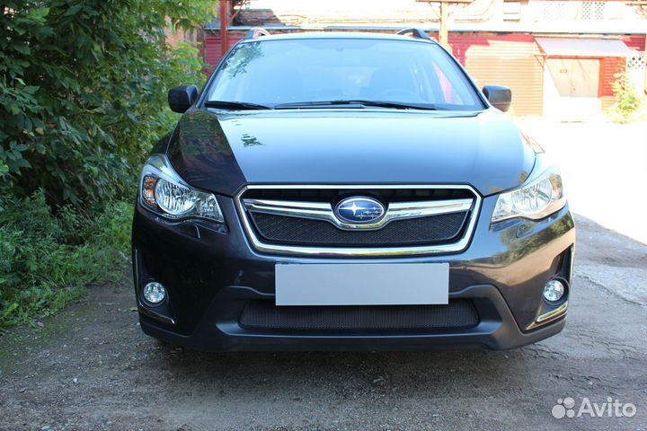 Защитная сетка радиатора низ черная Subaru XV (201