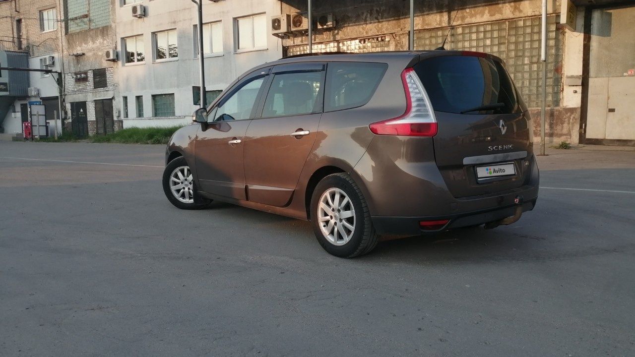 Renault Grand Scenic: фото владельца