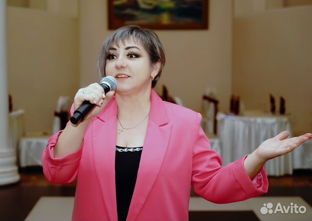 Ведущая, музыканты- стильно, весело и со вкусом