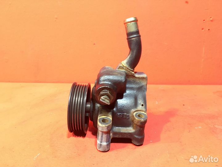 Насос гура для Ford Fusion fyjb, 1.6 Zetec (Б/У)