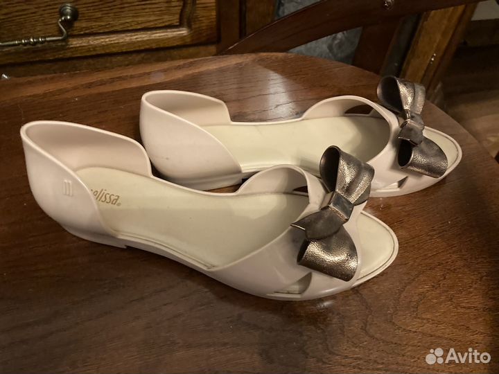 Босоножки для пляжа melissa