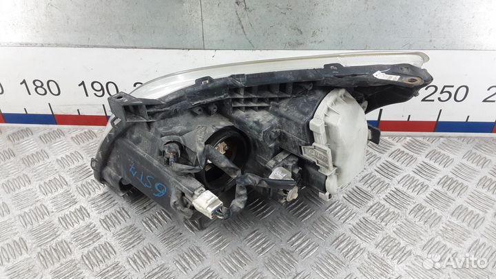 Фара правая toyota avensis T25 2003 2004