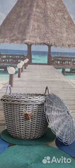 Кашпо из искусственного ротанга