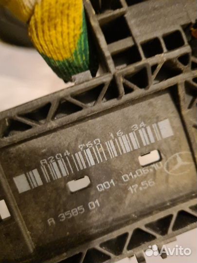 Кронштейн ручки двери передний правый