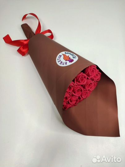 Красные Розы из Белого Шоколада - 19 шт в Букете