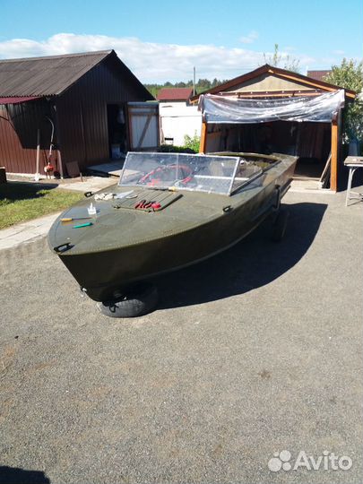 Продам стекло на моторную лодку