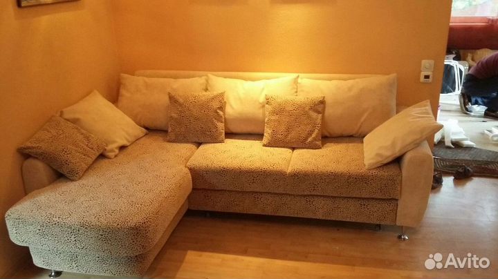 Перетяжка и замена обивки кожаных диванов