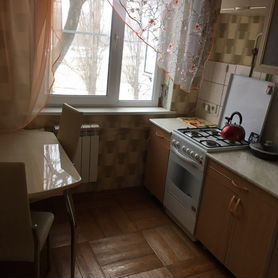 2-к. квартира, 43 м², 3/5 эт.