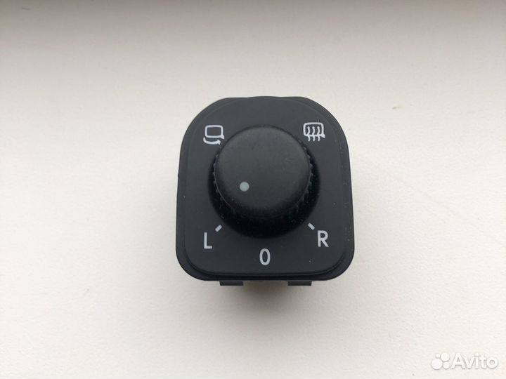 Преключатель и регулировка зеркал VW