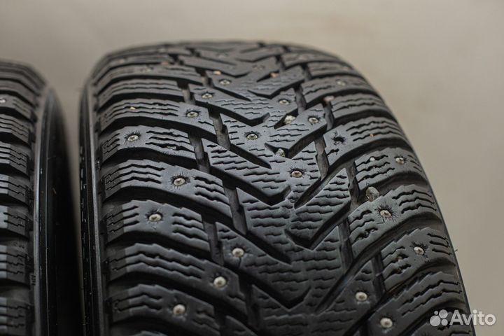 Nokian Tyres Hakkapeliitta 8 215/60 R16 99T