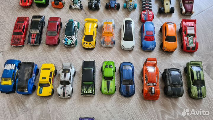 Hot wheels машинки