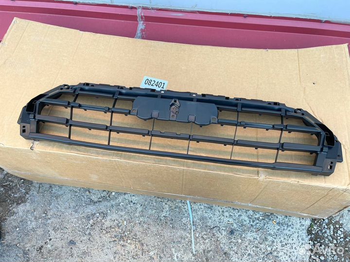 Кронштейн решетки радиатора Audi Q5 2018+