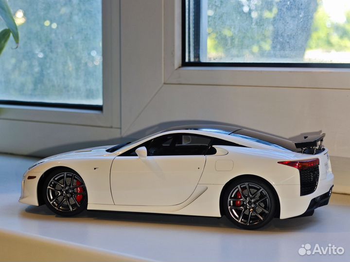 1:18 Lexus LFA Autoart