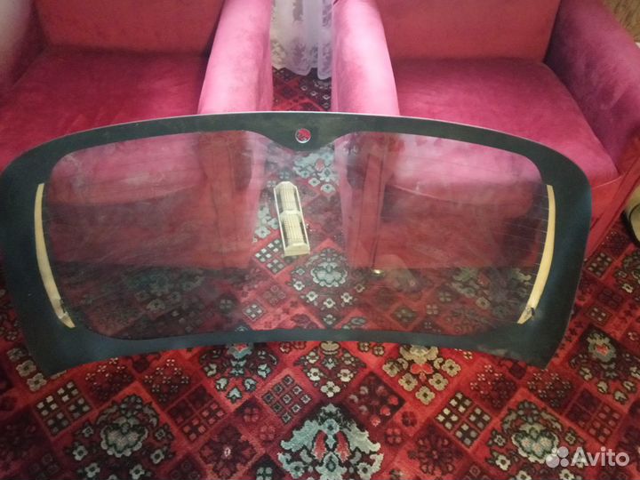 Стекло задней двери на субару Импреза