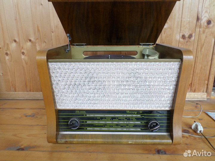 Радиола ламповая Рекорд 61