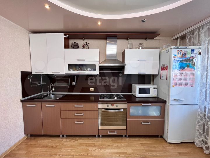 3-к. квартира, 80 м², 3/9 эт.