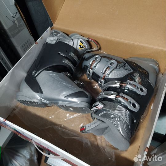 Ботинки для горных лыж