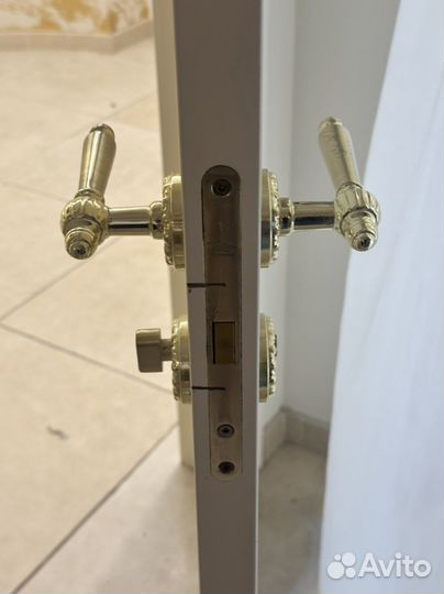 Двери межкомнатные с коробкой