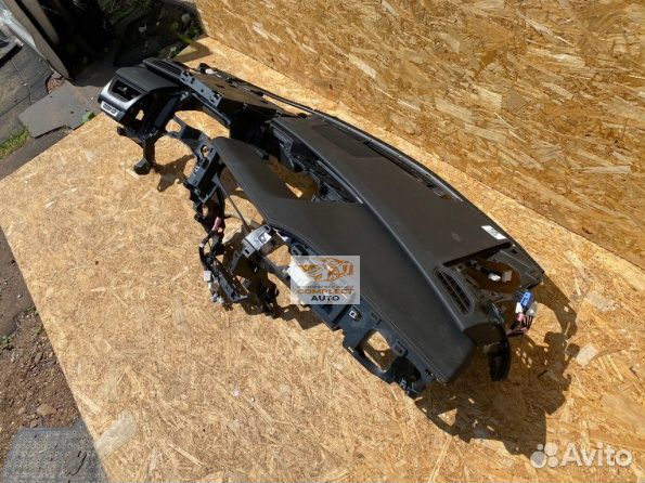 Торпеда / панель Lexus UX (2018-2023)