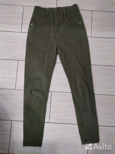 Джинсы Bershka